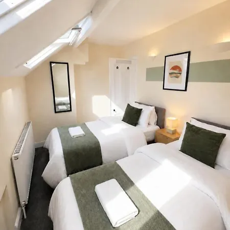 Retreat Sleeps 5 بيت للعطل