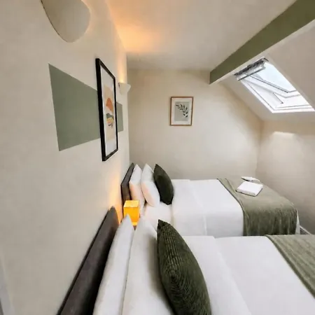بيت للعطل Retreat Sleeps 5 *
