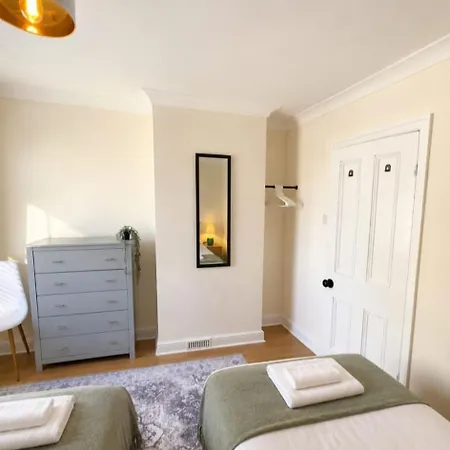 Retreat Sleeps 5 بيت للعطل